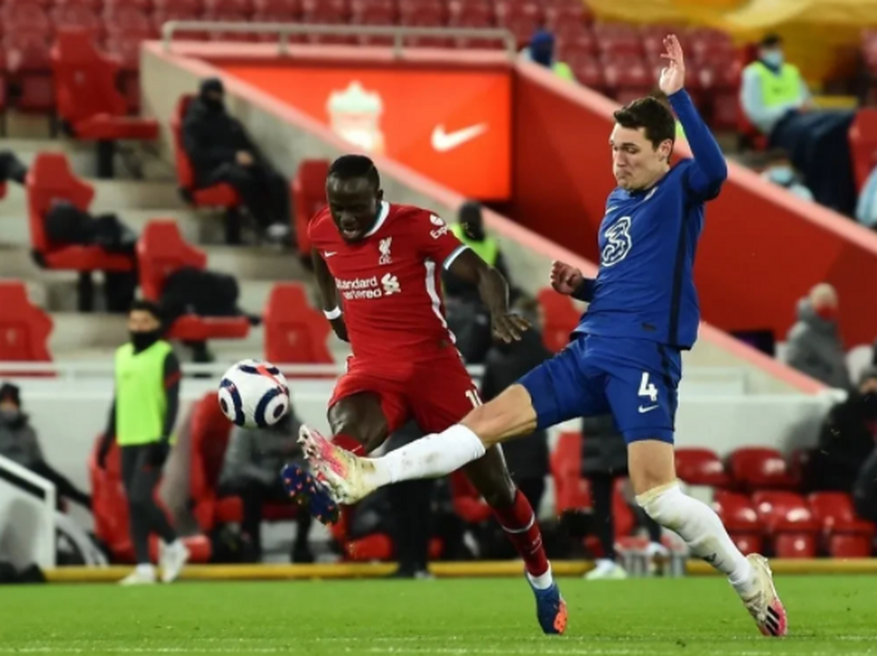 巴西险胜切尔西，孔德带队取胜