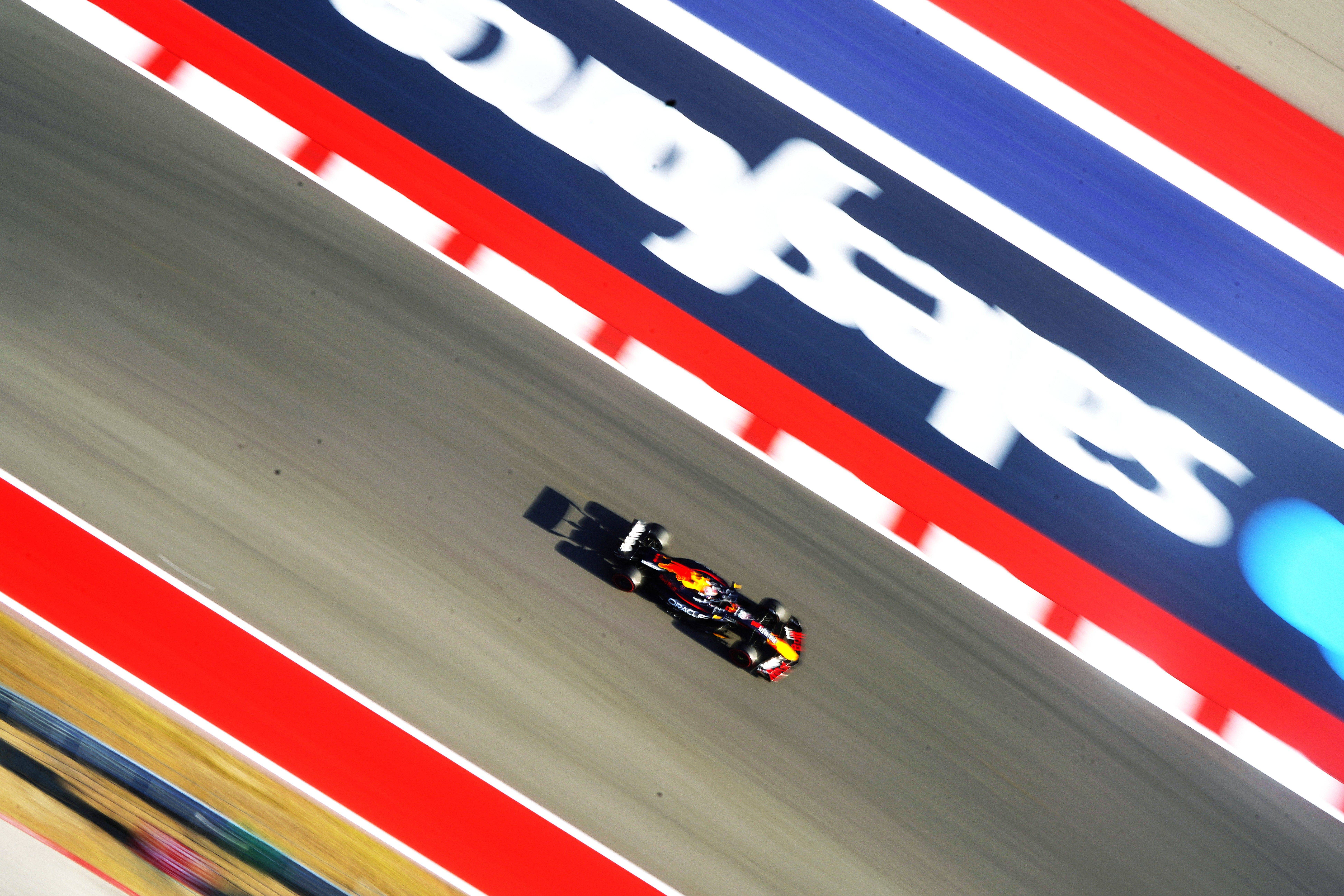 红牛车队力克迈凯伦,维斯塔潘带队取胜 红牛车队力克迈凯伦,维斯塔潘带队取胜