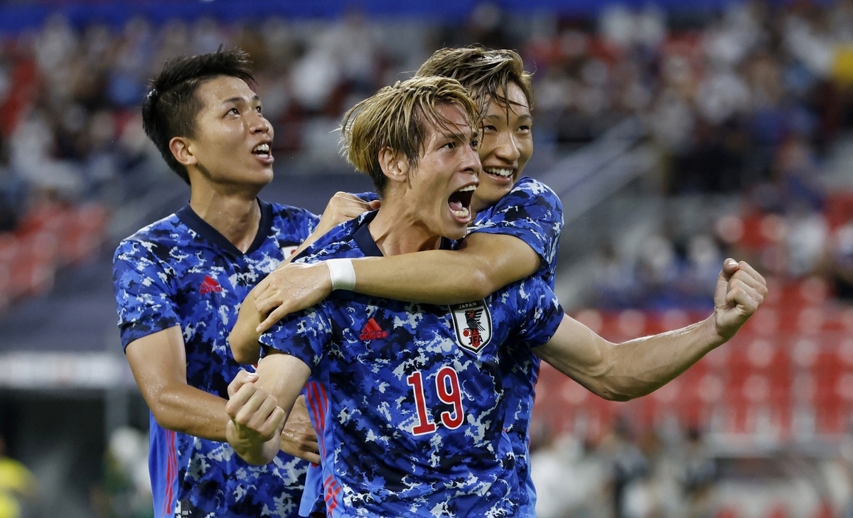 日本队绝杀韩国队，奥恰洛夫扛起全队