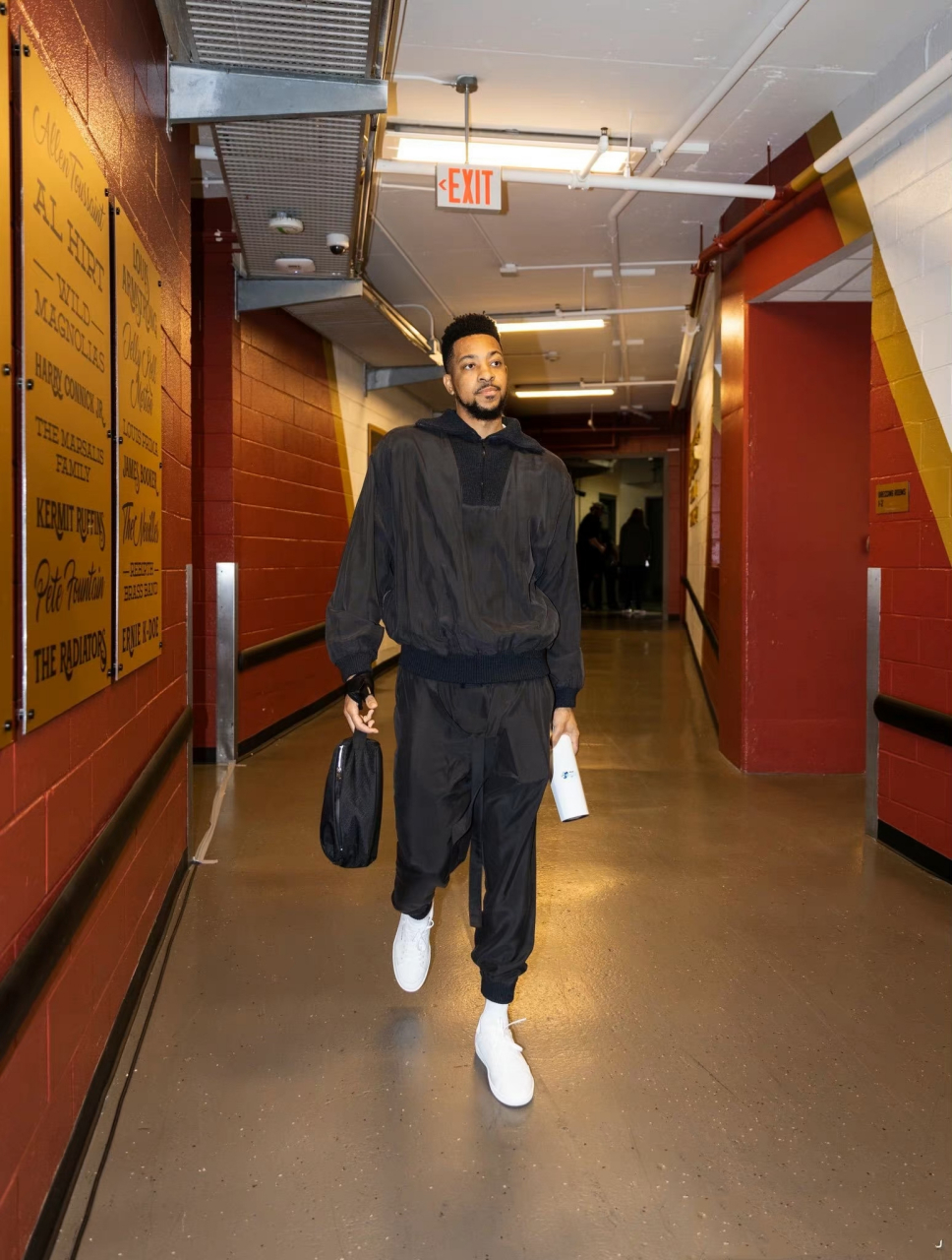 猛龙翻盘青岛队，麦科勒姆状态火热