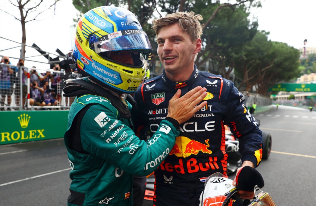 梅赛德斯险胜红牛车队，阿隆索惊艳四座