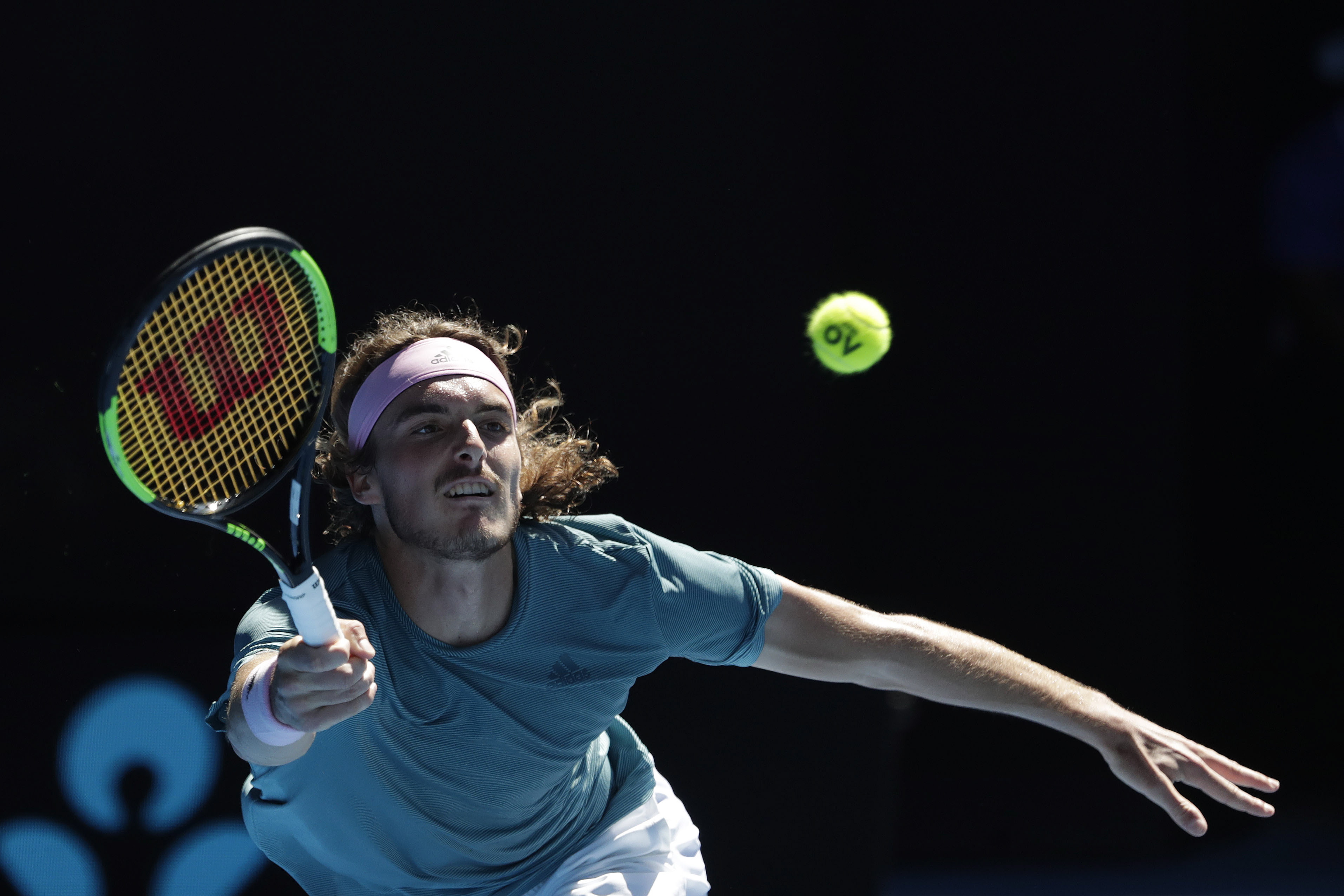 欧洲网球队血洗日本网球队,西西帕斯高光表现 欧洲网球队血洗日本网球队,西西帕斯高光表现