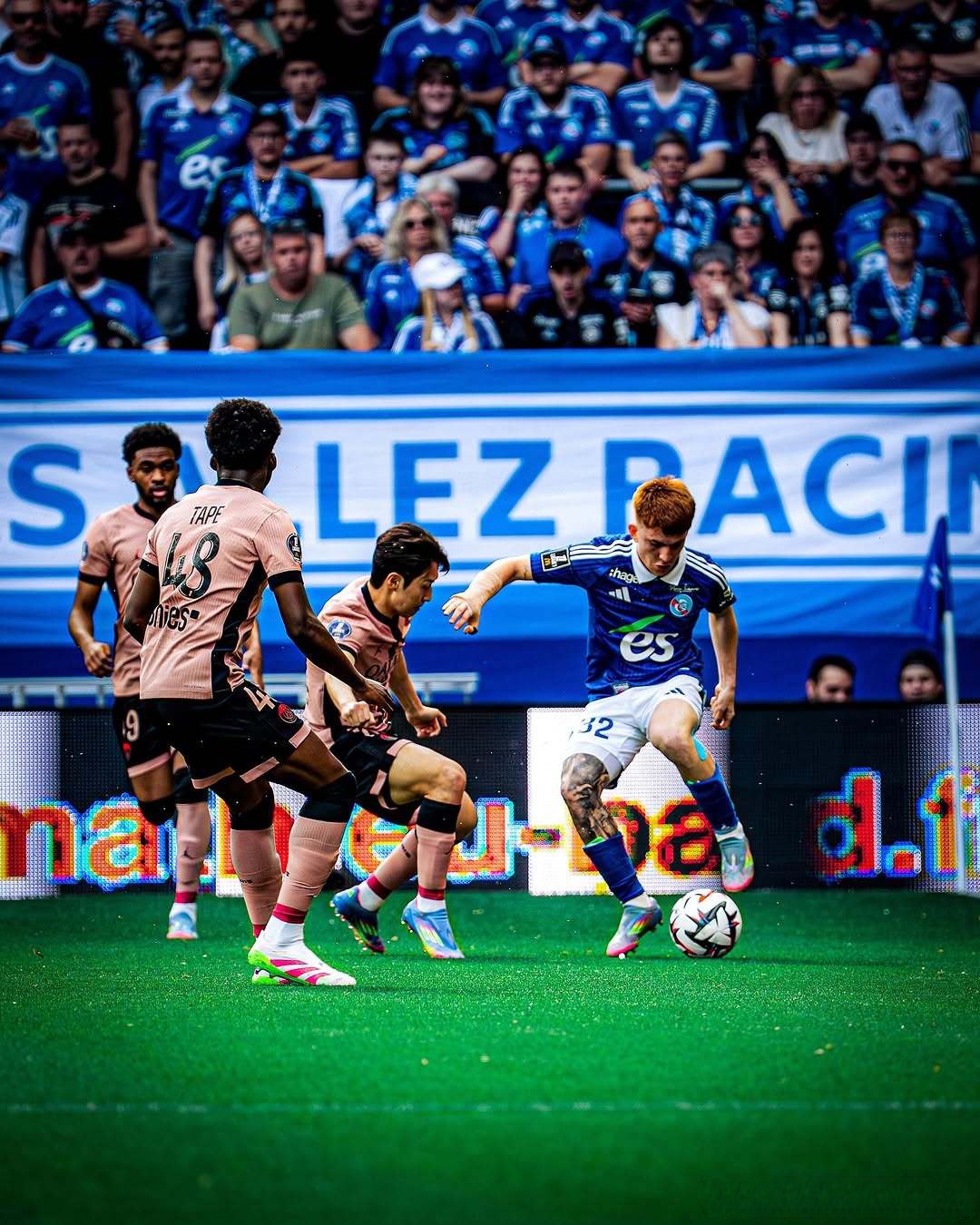 拉斯维尔球队在法甲赛场上取得胜利