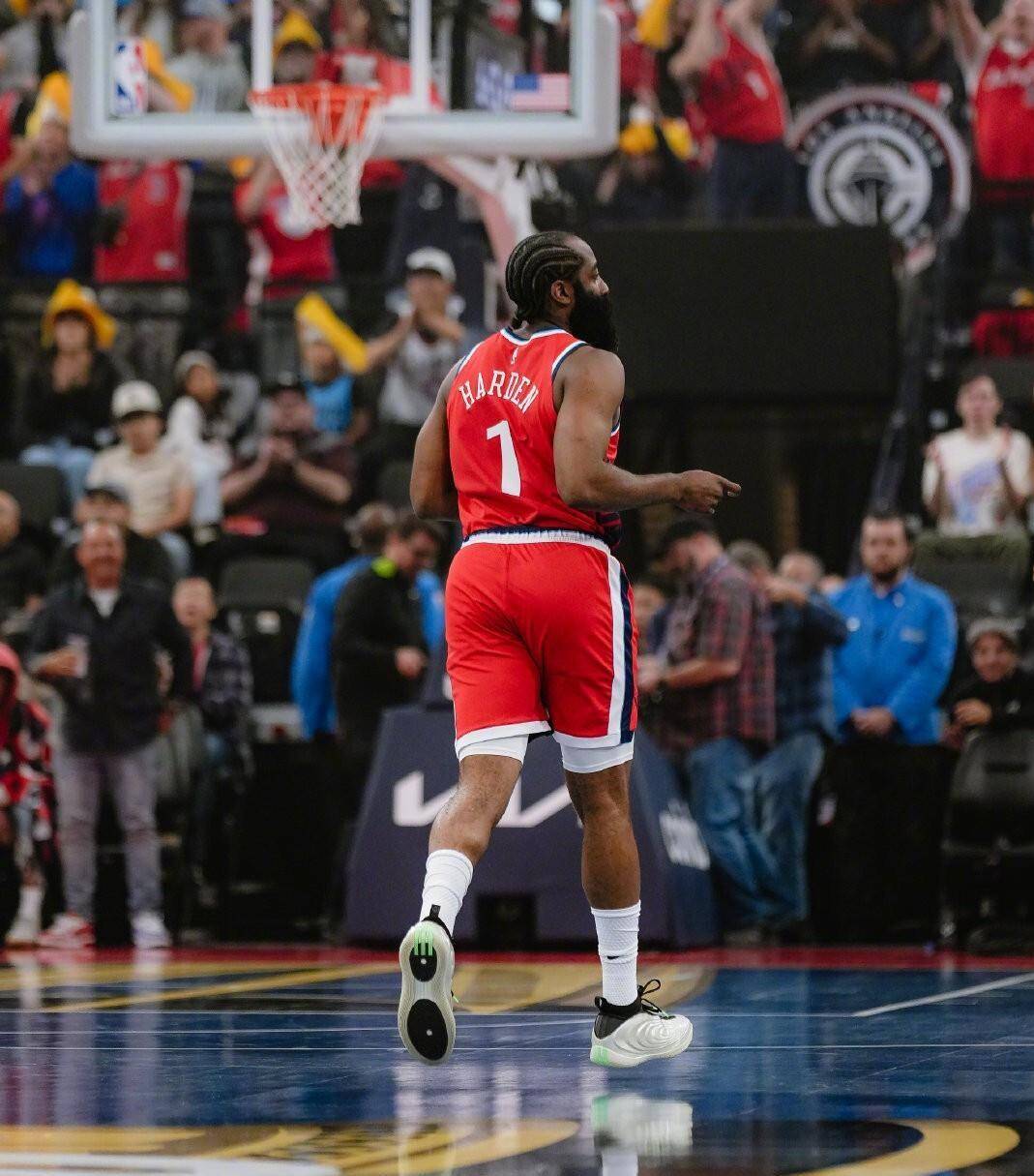 快船逆风翻盘：莱昂纳德再现MVP级表现助队获胜