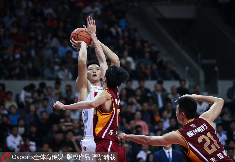 骑士碾压山东队，易建联统治全场