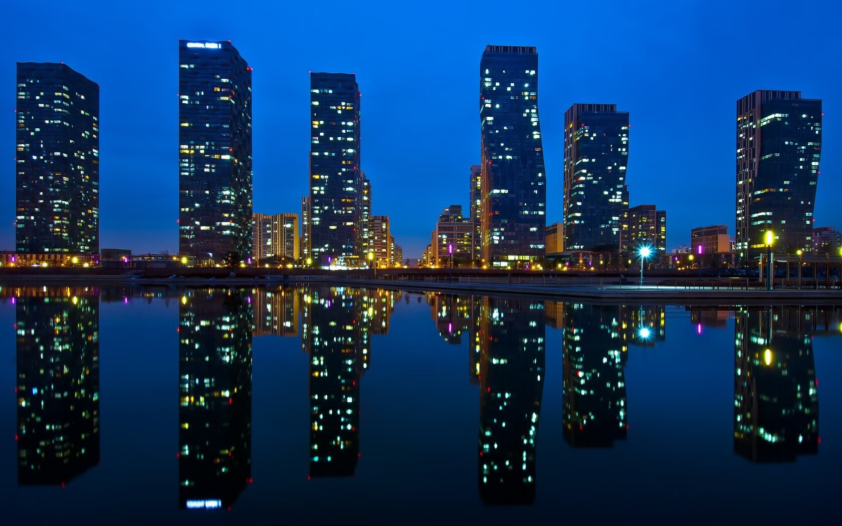 梅西关键回合不手软，智利节奏掌控雷恩，足球智慧的双重奏