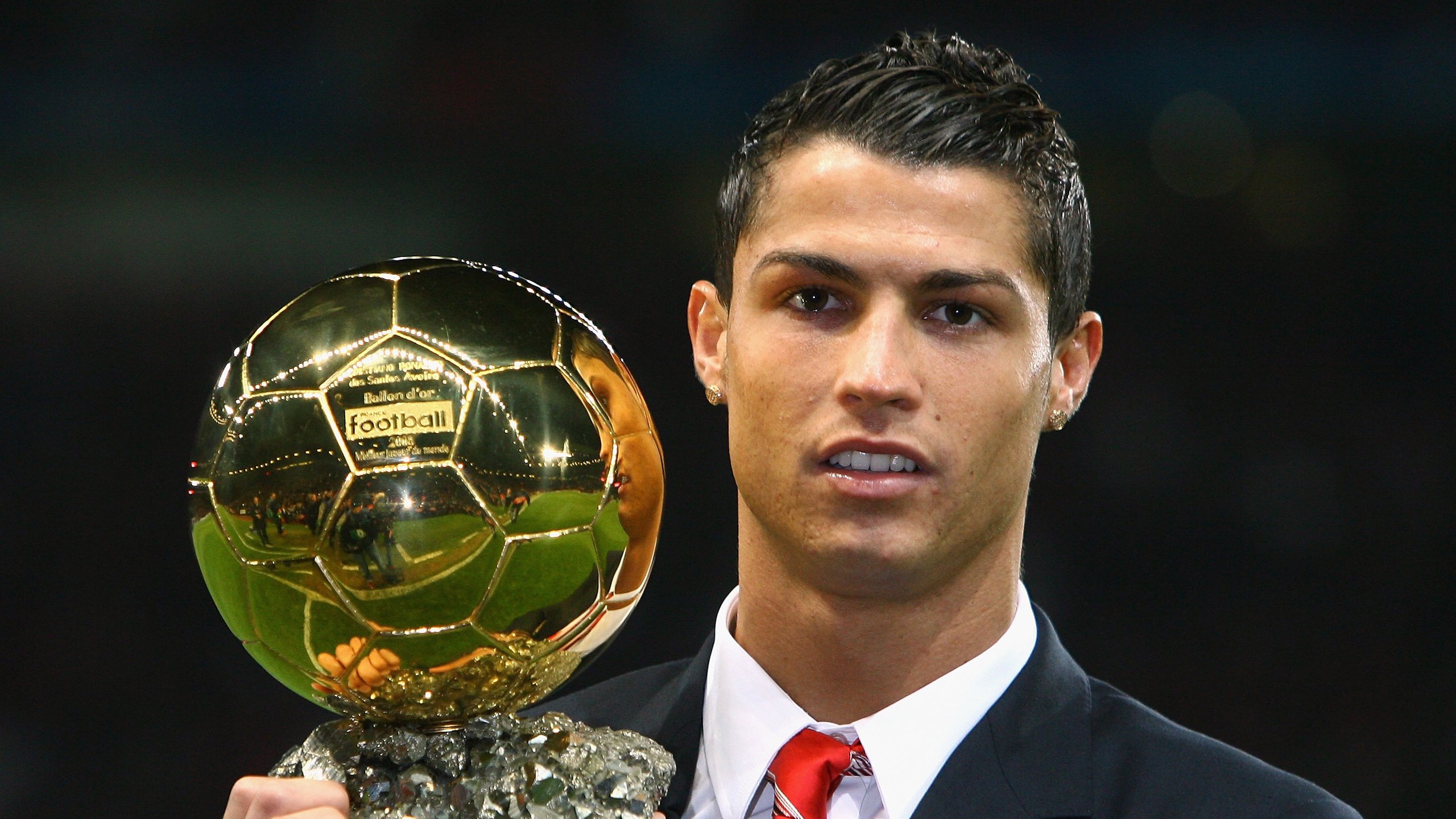 三笘薰存在感拉满,加纳防守锁死秘鲁,亚洲之光的战术价值与非洲铁壁的防守艺术