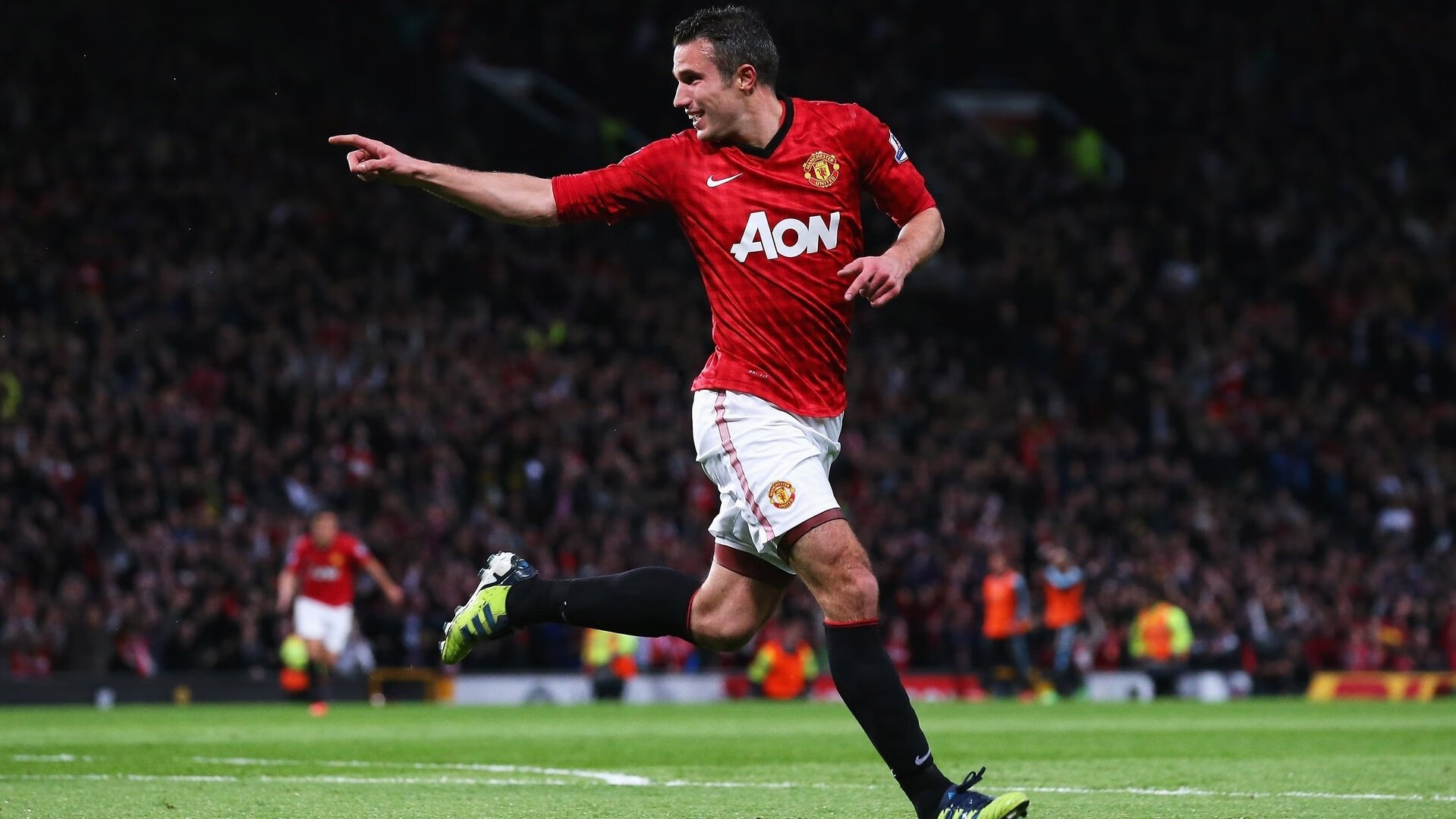 意甲焦点战外的焦点，当雷霆绝杀魔术的夜晚，足球与篮球的时空交响