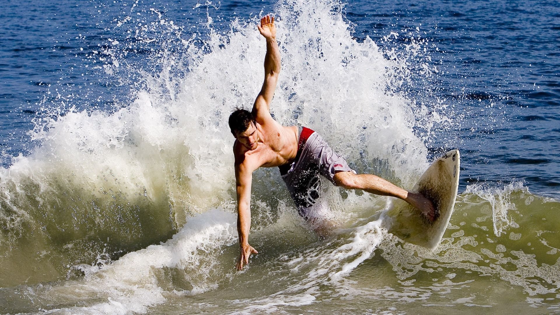 当广东队正面击溃灰熊,一场跨越次元的NBA季后赛焦点战